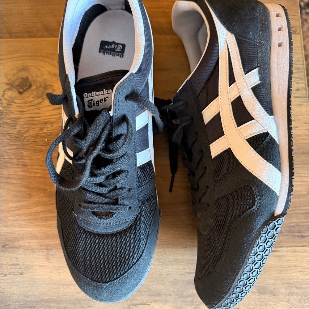 Onitsuka Tiger by Asics Men's Black and White Sneakers
